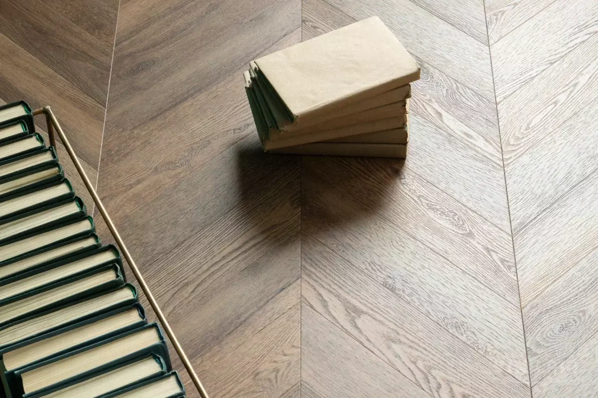 LVT-плитка Vinilam замковая Chevron 8,5 мм арт.RI153610CL4 Шеврон Нормандия 