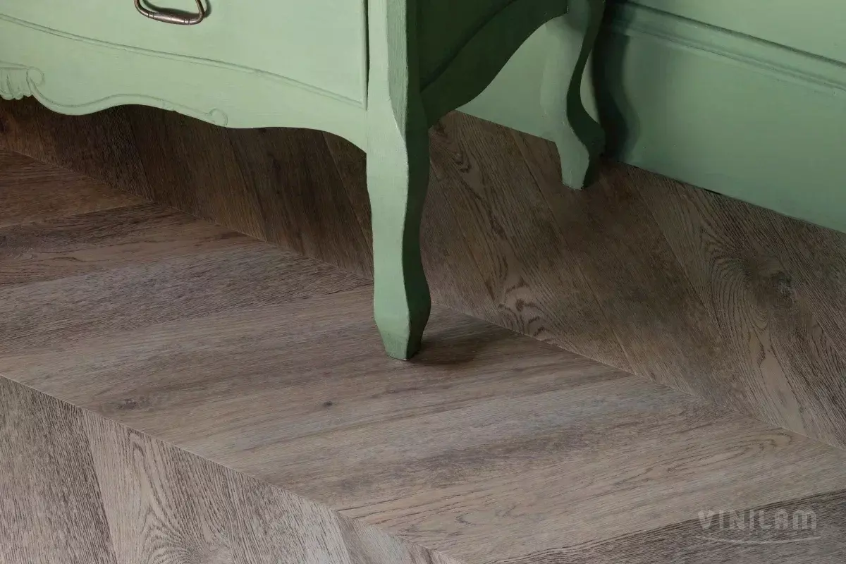 LVT-плитка Vinilam замковая Chevron 8,5 мм арт.RI153616CL4 Шеврон Шампань 