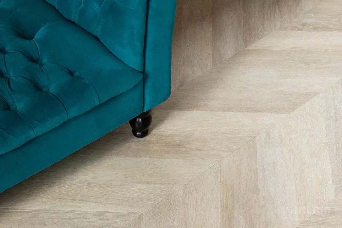 LVT-плитка Vinilam замковая Chevron 8,5 мм арт.RI4445118CL4 Шеврон Сезар 