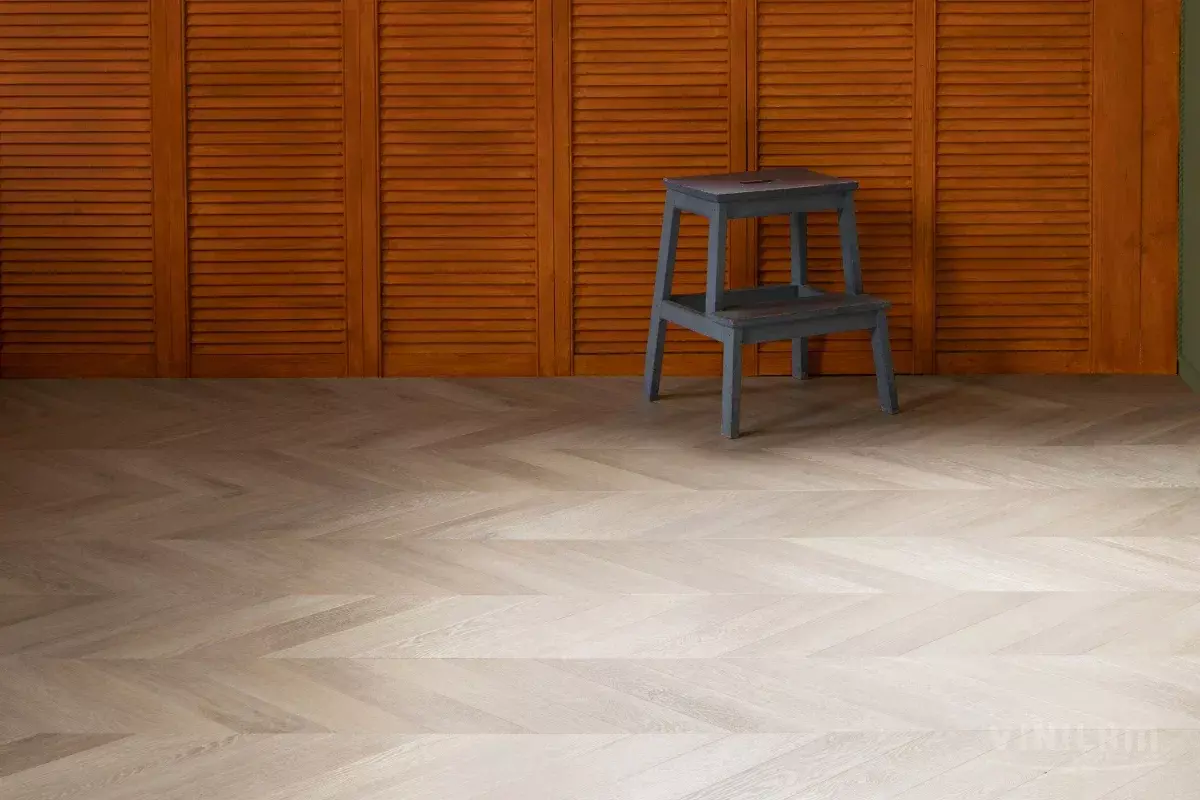 LVT-плитка Vinilam замковая Chevron 8,5 мм арт.RI4445118CL4 Шеврон Сезар 